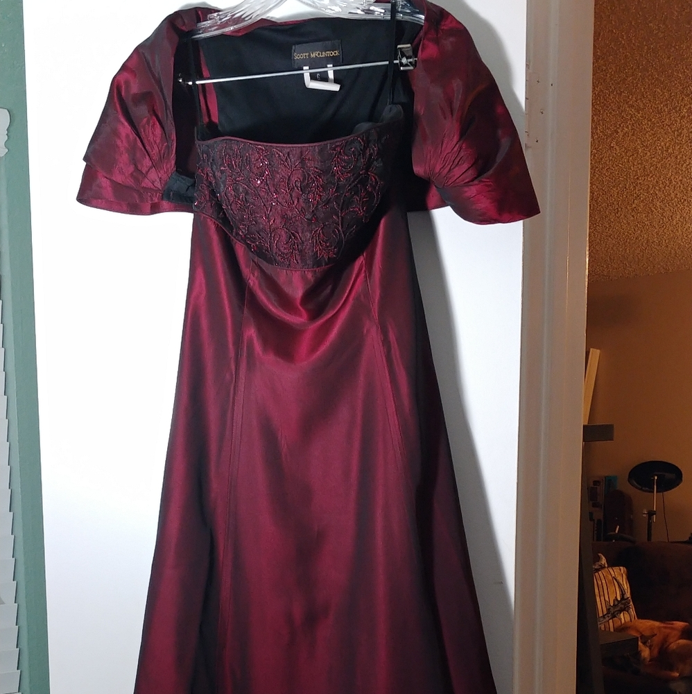 Gorgeous Strapless Sateen Formal Dress